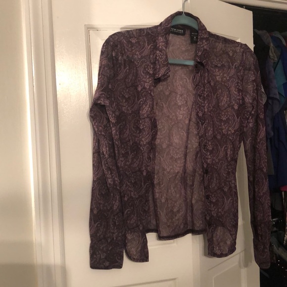 New York and Company size M button down - Picture 2 of 4